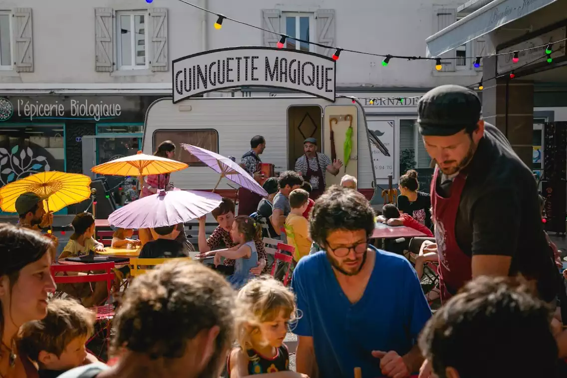 La Guinguette magique - Cie du Dr Troll